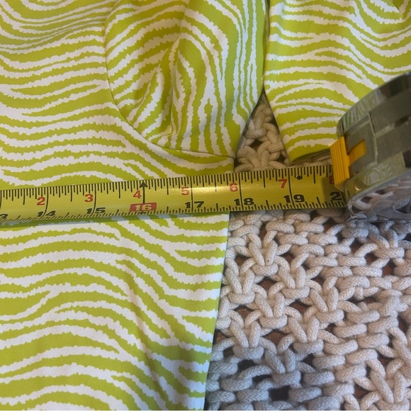 J McLaughlin Zebra Print Catalina Cloth Top Peridot and White 3/4 Sleeve - Picture 8 of 9